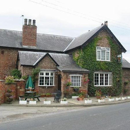 ホテル Thompsons Arms Flaxton エクステリア 写真